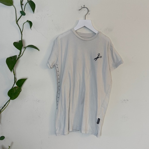Nununu Gray /White Tee in Play Condition Scissors and Measuring tape Tee Flaw - Picture 2 of 6